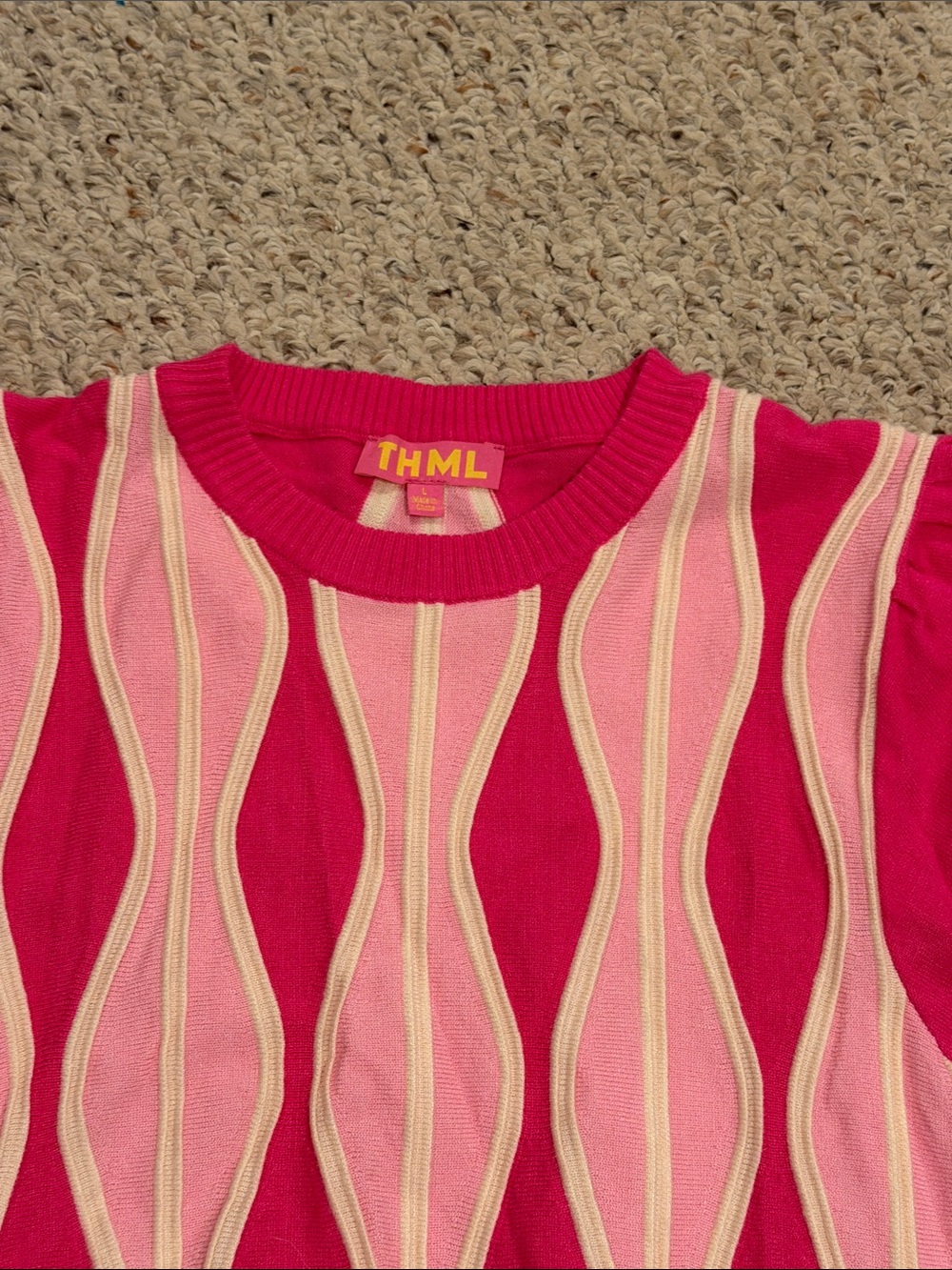 THML Pink Wave Pattern Short Sleeve Sweater Top - size Large - Picture 2 of 3